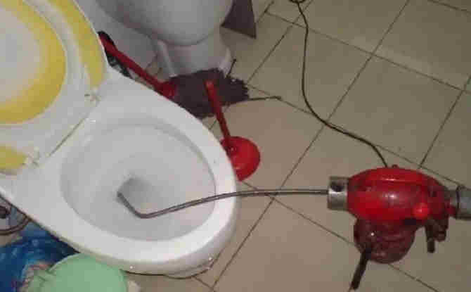 康乐马桶通下水